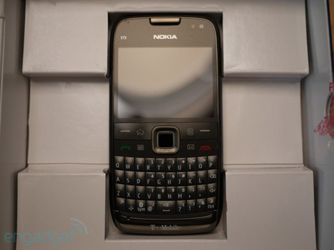 'Đập hộp' Nokia E73 Mode