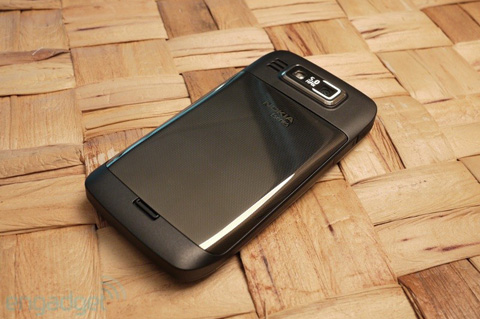 'Đập hộp' Nokia E73 Mode