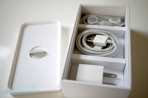 'Đập hộp' dế hot 2010 iPhone 4 'Đập hộp' dế hot 2010 iPhone 4