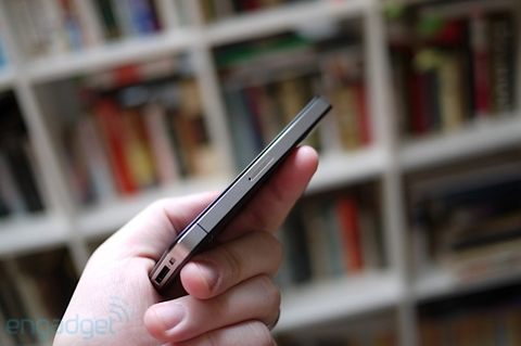 'Đập hộp' dế hot 2010 iPhone 4 'Đập hộp' dế hot 2010 iPhone 4