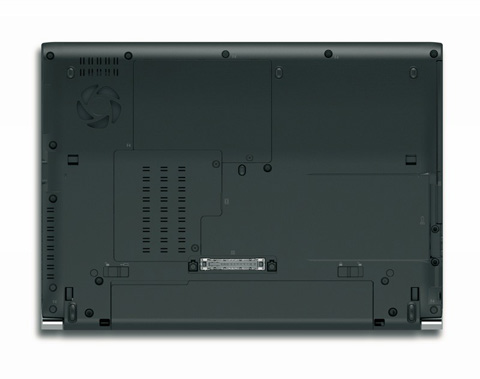 Laptop 13 inch nhẹ nhất thế giới của Toshiba