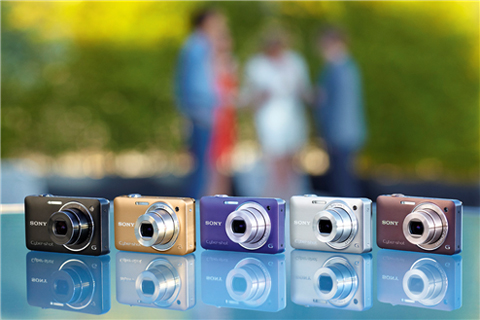 Sony thêm camera compact dùng cảm biến tân tiến Exmor R