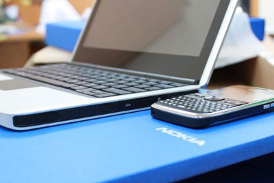 Netbook đa kết nối Nokia Booklet 3G