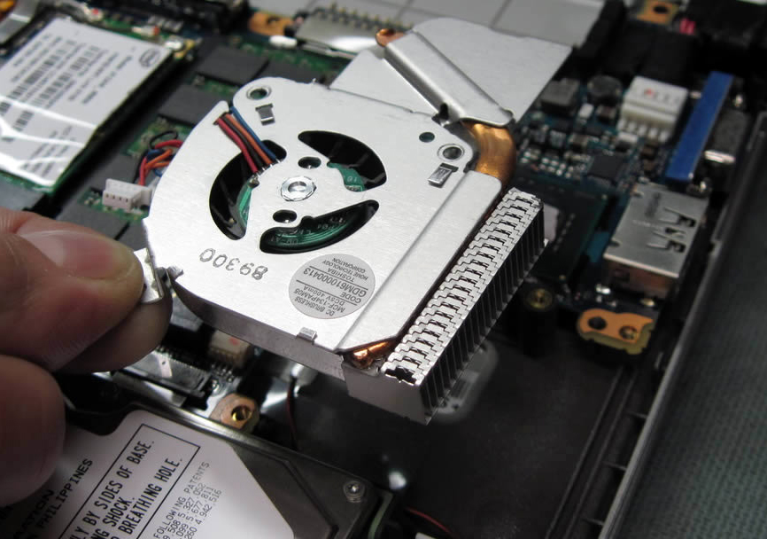 Thực hư về nhiệt độ cao trong máy tính xách tay Thực hư về nhiệt độ cao trong máy tính xách tay