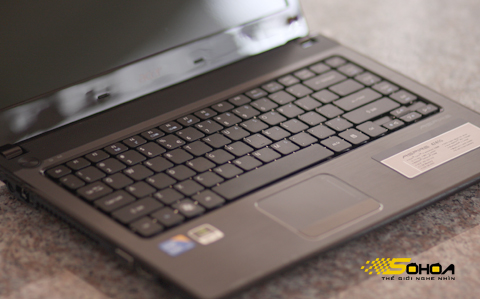 'Ngôi sao' giá rẻ Acer 4741