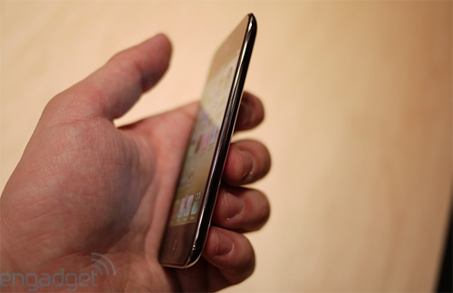 Ngắm iPod Touch mới của Apple