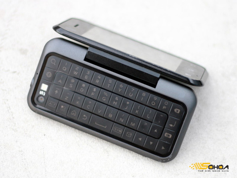 Đánh giá điện thoại lạ Motorola BlackFlip