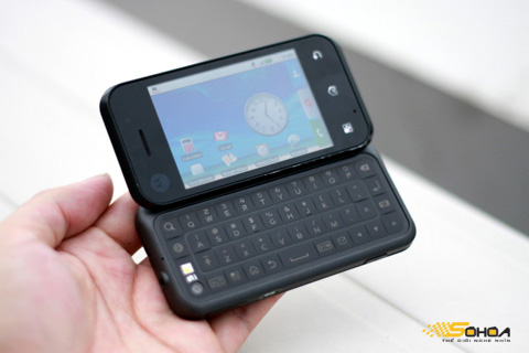 Đánh giá điện thoại lạ Motorola BlackFlip