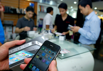 Mua trả góp iPhone 4 - Nên hay không