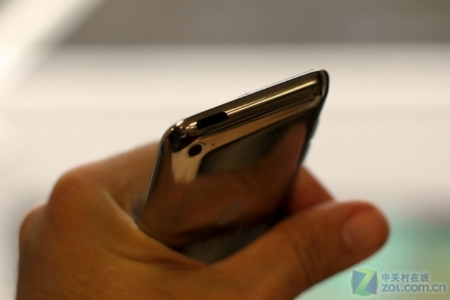 iPod Touch đời mới “đọ sức” iPhone 4 và iPad