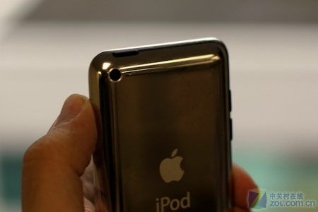 iPod Touch đời mới “đọ sức” iPhone 4 và iPad