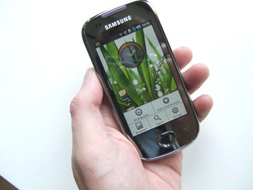 Samsung Galaxy Apollo – Giá rẻ nhưng mạnh mẽ