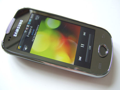 Samsung Galaxy Apollo – Giá rẻ nhưng mạnh mẽ