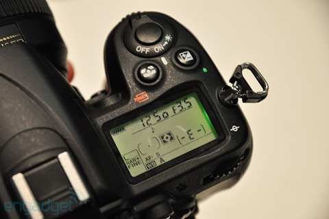 Nikon D7000 từ mọi góc