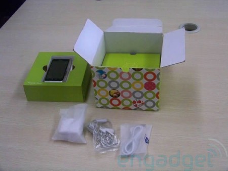 Đập hộp 'Nokia N8' chạy Android Đập hộp 'Nokia N8' chạy Android