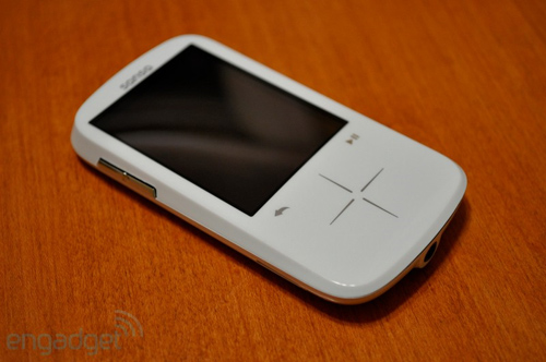 Đập hộp Sansa Fuze+ giá rẻ Đập hộp Sansa Fuze+ giá rẻ