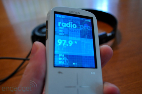 Đập hộp Sansa Fuze+ giá rẻ Đập hộp Sansa Fuze+ giá rẻ