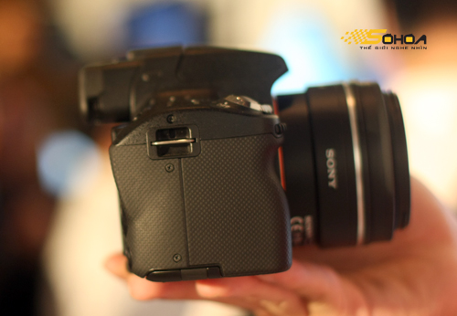 Sony Alpha A33 có giá gần 14 triệu đồng