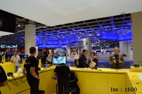 Nikon D7000 trình diễn khả năng khử nhiễu