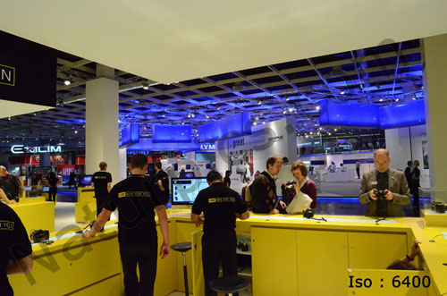 Nikon D7000 trình diễn khả năng khử nhiễu