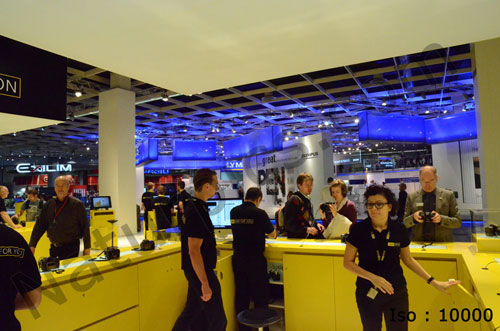 Nikon D7000 trình diễn khả năng khử nhiễu