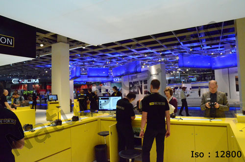 Nikon D7000 trình diễn khả năng khử nhiễu