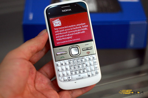 Nokia E5 chính hãng giá 4.9 triệu đồng