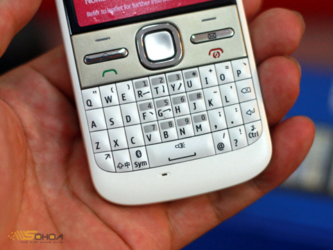 Nokia E5 chính hãng giá 4.9 triệu đồng