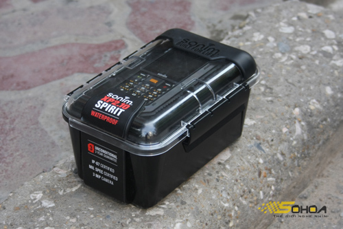 Điện thoại ngâm nước không hỏng Sonim