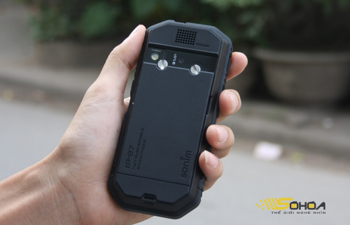 Điện thoại ngâm nước không hỏng Sonim