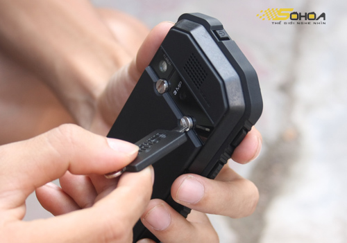 Điện thoại ngâm nước không hỏng Sonim