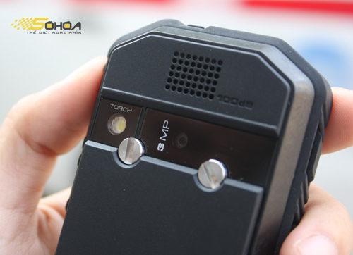 Điện thoại ngâm nước không hỏng Sonim