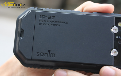 Điện thoại ngâm nước không hỏng Sonim