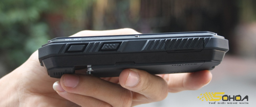 Điện thoại ngâm nước không hỏng Sonim