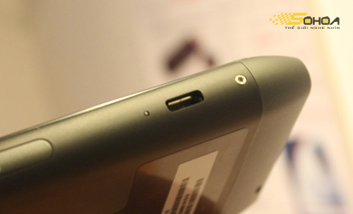 5 chiếc Nokia N8 đầu tiên về VN
