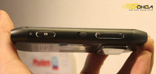 5 chiếc Nokia N8 đầu tiên về VN