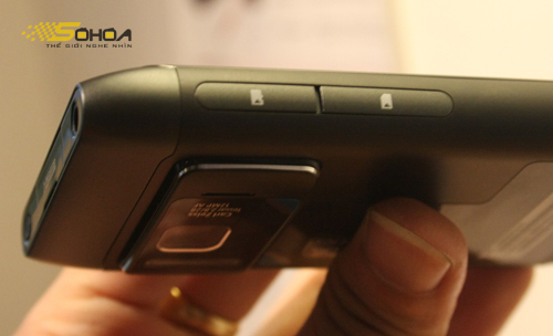 5 chiếc Nokia N8 đầu tiên về VN