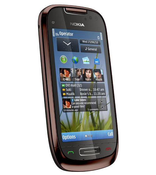 Nokia C7 đối mặt thách thức lớn