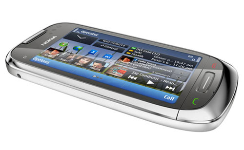 Nokia C7 đối mặt thách thức lớn