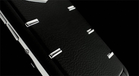 Điện thoại xa xỉ Vertu đầu tiên có bàn phím Qwerty