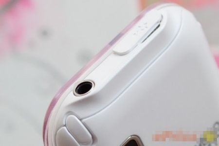 Cô nàng cảm ứng xinh đẹp Samsung C3303 Hello Kitty
