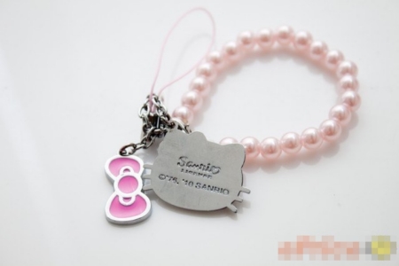 Cô nàng cảm ứng xinh đẹp Samsung C3303 Hello Kitty