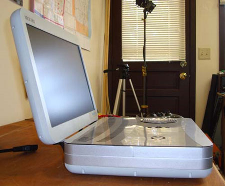 Hô biến máy game Xbox 360 thành laptop