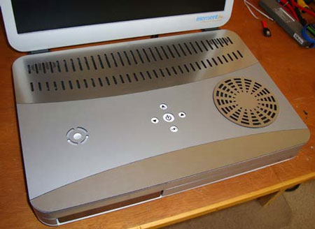 Hô biến máy game Xbox 360 thành laptop