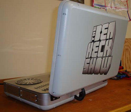 Hô biến máy game Xbox 360 thành laptop