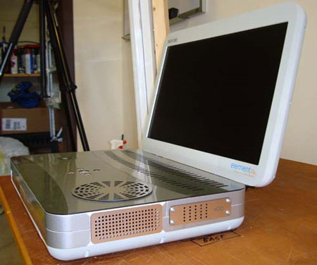 Hô biến máy game Xbox 360 thành laptop