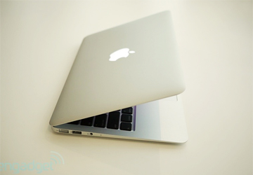 MacBook Air 11.6 inch gặp MacBook Air 13.3 inch MacBook Air 11.6 inch gặp MacBook Air 13.3 inch