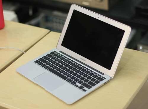 Macbook Air 2010 - Chiếc máy thể hiện đẳng cấp đã cập bến VN Macbook Air 2010 - Chiếc máy thể hiện đẳng cấp đã cập bến VN