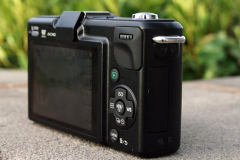 Trên tay Panasonic Lumix DMC-GF2 Trên tay Panasonic Lumix DMC-GF2
