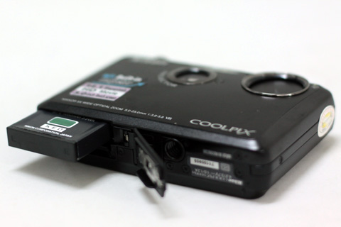 Review: Nikon Coolpix S1100pj